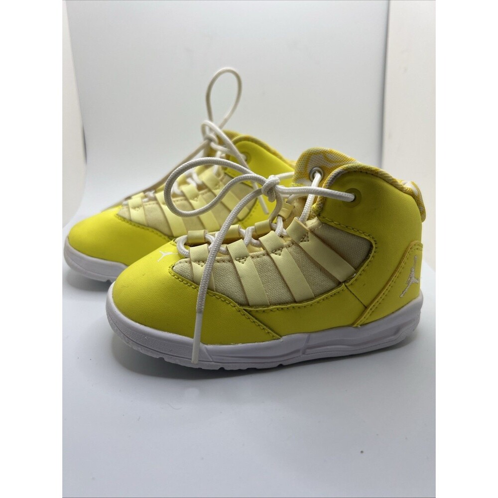 Nike Jordan Max Aura 'Dynamic Yellow' US SIZE 7C AQ9250-701 Shoes Citron EUC